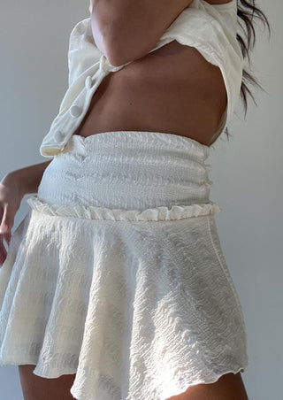 shirring cream skirt, cream skirt, cream mini skirt, mini skirt, summer outfit, summer skirt.