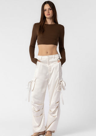 Satin cargo pants, cargo pant, cargo pants, satin pant, satin pants, champagne pant, everyday fashion, everyday outfit, outfit of the day, streetwear fashion
