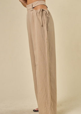 Minimal style, outfit inspo, fashion inspo, spring fashion, neutral fashion, streetwear fashion, streetwear style, casual outfit,  