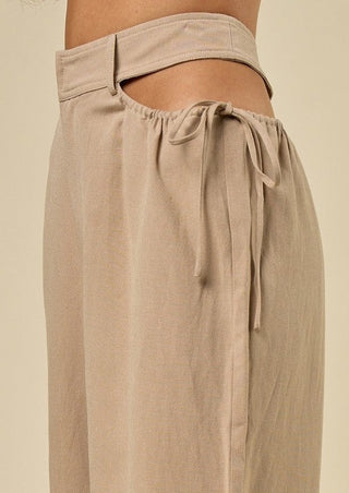 Spring fashion, outfit inspiration, minimal style, outfit inspo, neutral style, spring style, streetwear style, fashion inspo, street style, outfit ideas,