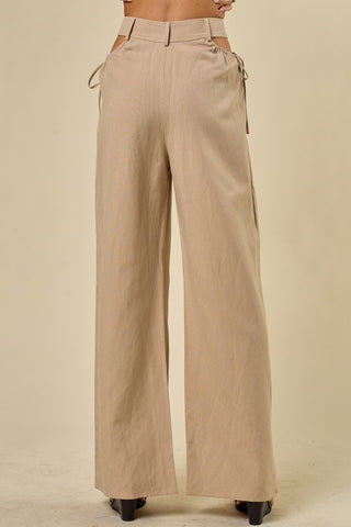 Beige style, spring outfit, outfit inspo, minimal style, outfit ideas, street style, vintage style, retro style, spring aesthetic, outfit for brunch, outfit of the day, outfits, spring style, neutral style, monochromatic style, 