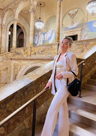 Beige style, spring outfit, outfit inspo, minimal style, outfit ideas, street style, vintage style, retro style, spring aesthetic, outfit for brunch, outfit of the day, outfits, spring style, neutral style, monochromatic style, 