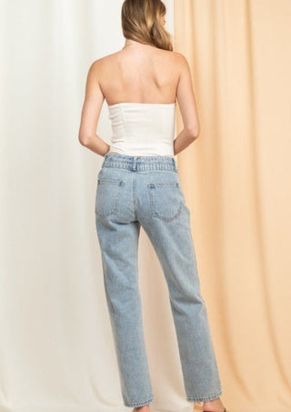 Spring fashion, outfit inspiration, minimal style, outfit inspo, neutral style, spring style, streetwear style, fashion inspo, street style, outfit ideas,