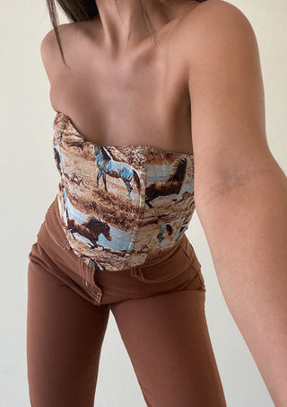 western cowgirl, western cowgirl outfit, western cowgirl aesthetic, cowgirl aesthetic, country concert outfit, bustier top, western top, summer outfit