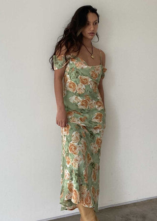 floral dress, floral maxi dress, maxi dress, summer outfit, wedding guest outfit, wedding guest dress, wedding guest maxi dress, dress, summer dress, summer dress outfit