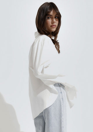 Beige style, spring outfit, outfit inspo, minimal style, outfit ideas, street style, vintage style, retro style, spring aesthetic, outfit for brunch, outfit of the day, outfits, spring style, neutral style, monochromatic style, 