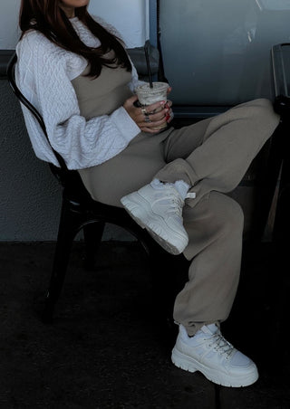 Matching set, active set, lounge set, pant set, ootd, outfit of the day, ootd.